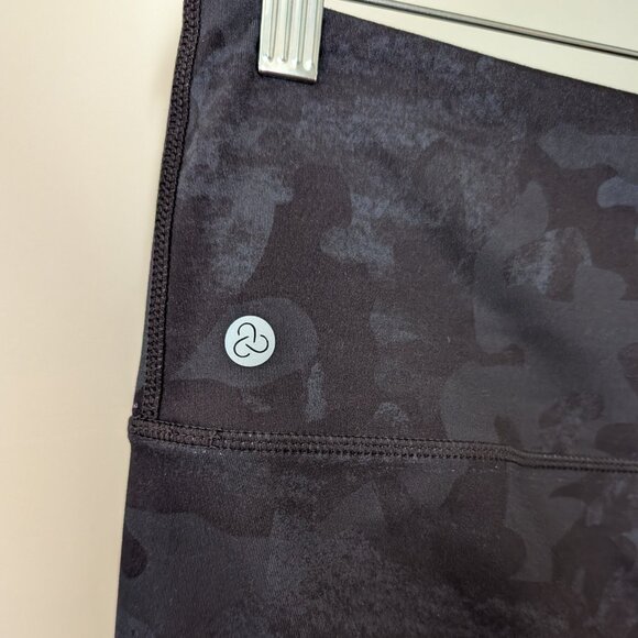 Zella Womens 7/8 Length Studio Leggings Gray Grey Black Camo Floral Print XL - Picture 3 of 6